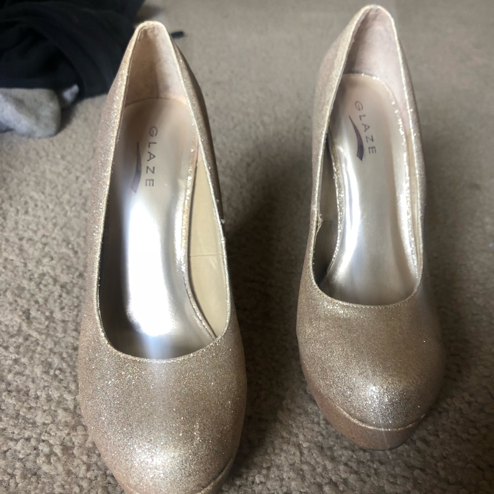 heels - Picture 3 of 3